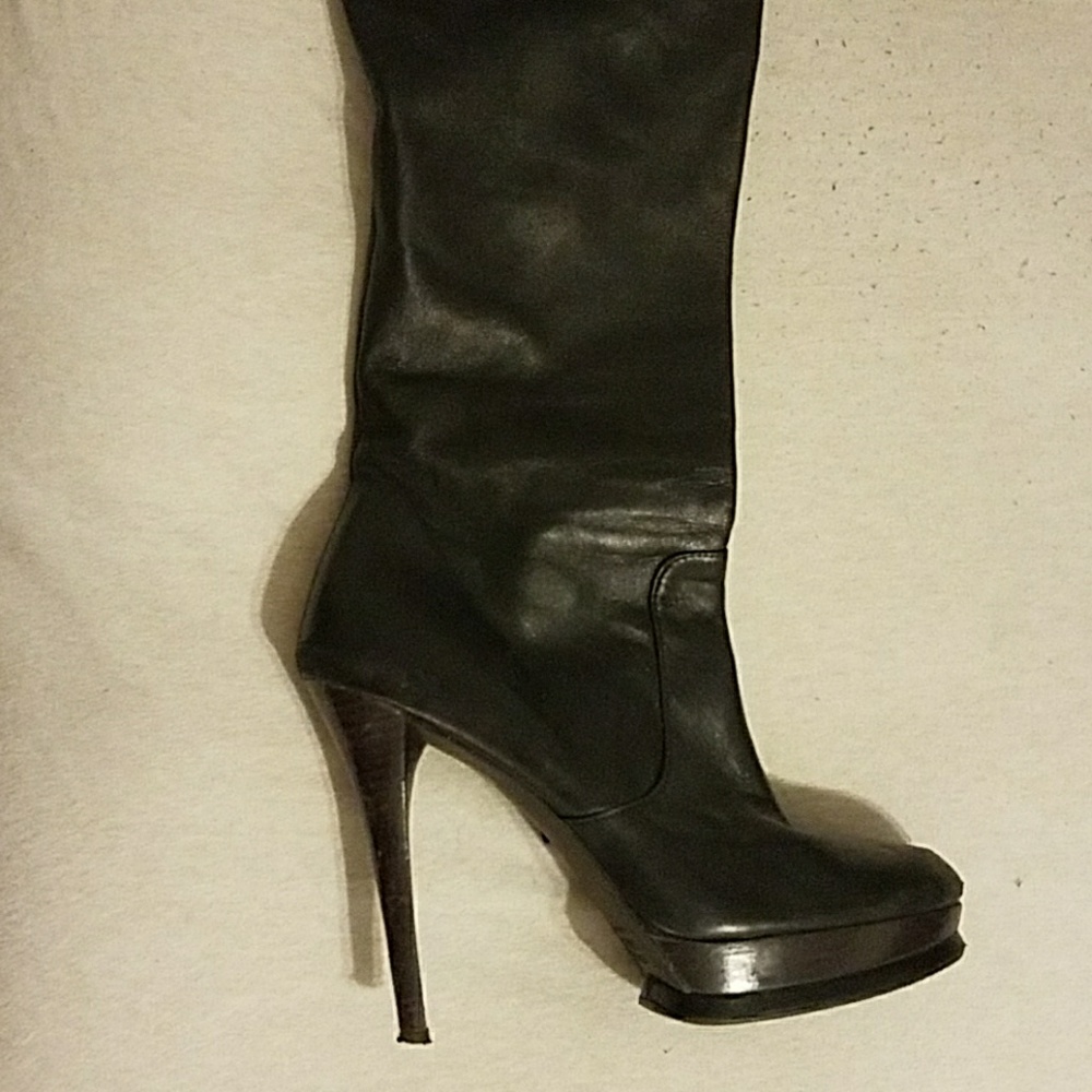 Knee high leather Stuart Weitzman boots
